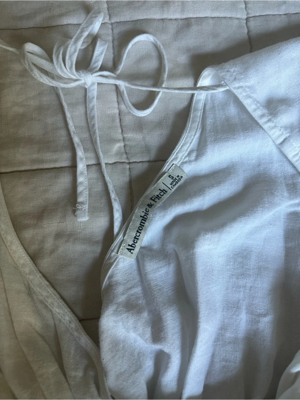 Abercrombie & Fitch soft white